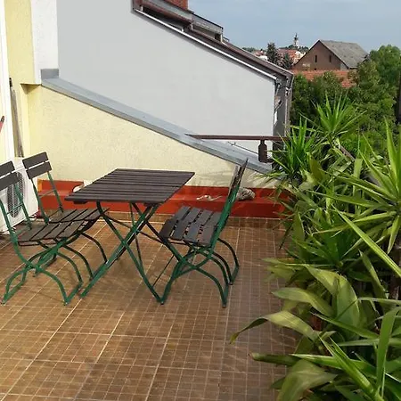 Attila Apartmanhaz Apartament *